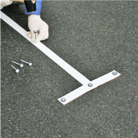 駐車場 白線テープ